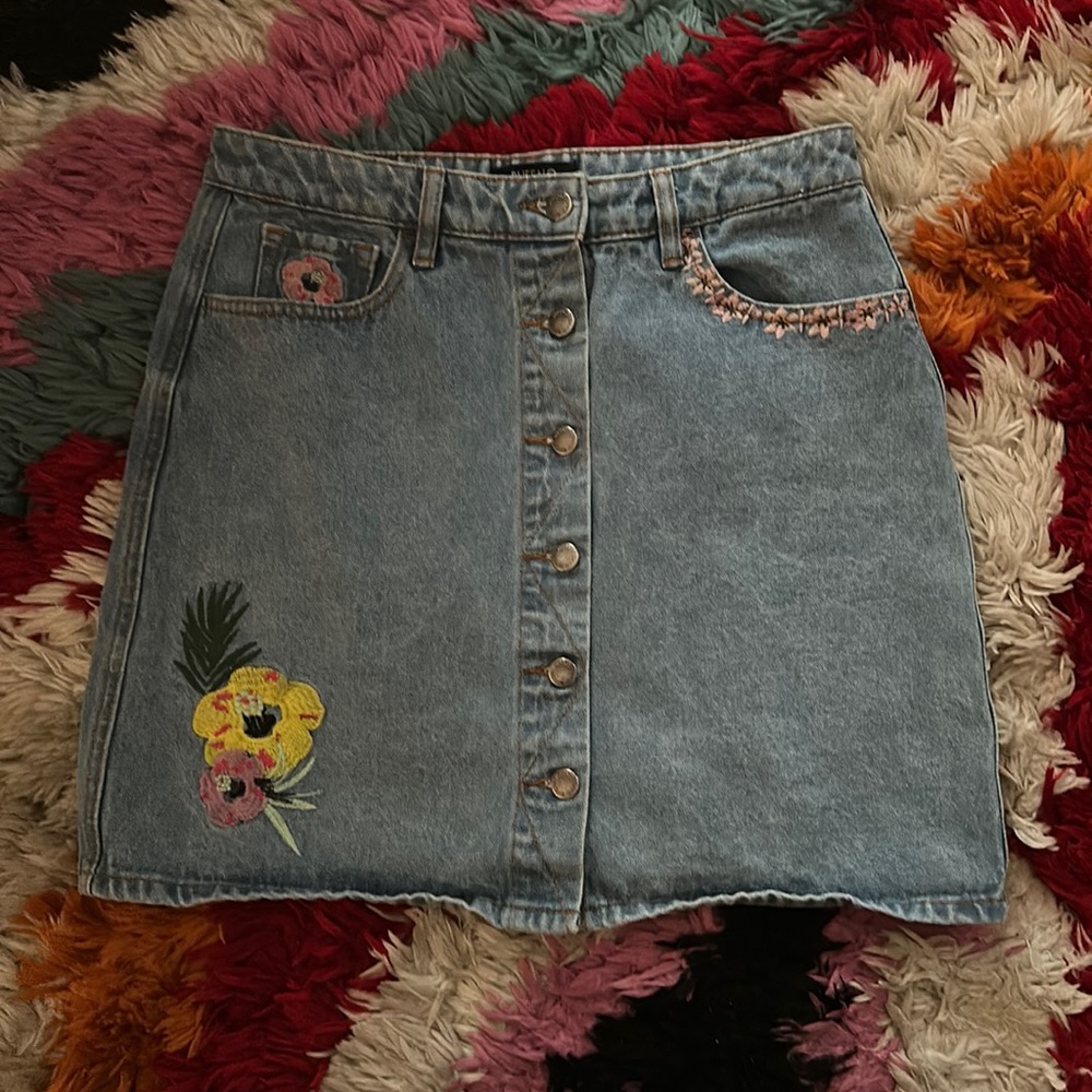 Buffalo David Bitton Embroidered Denim Button Up Skirt Size 28 Faith Mid Rise🌸
